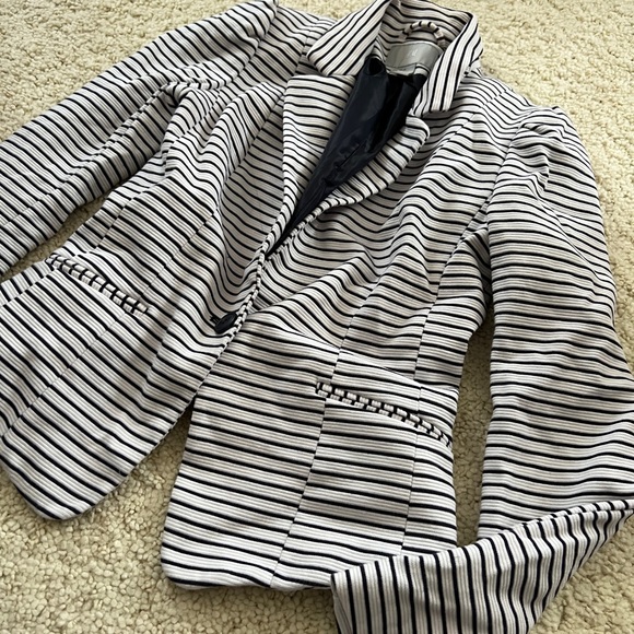 New H&M blazer jacket coat crop striped texture navy white button seam 8 medium - Picture 3 of 5